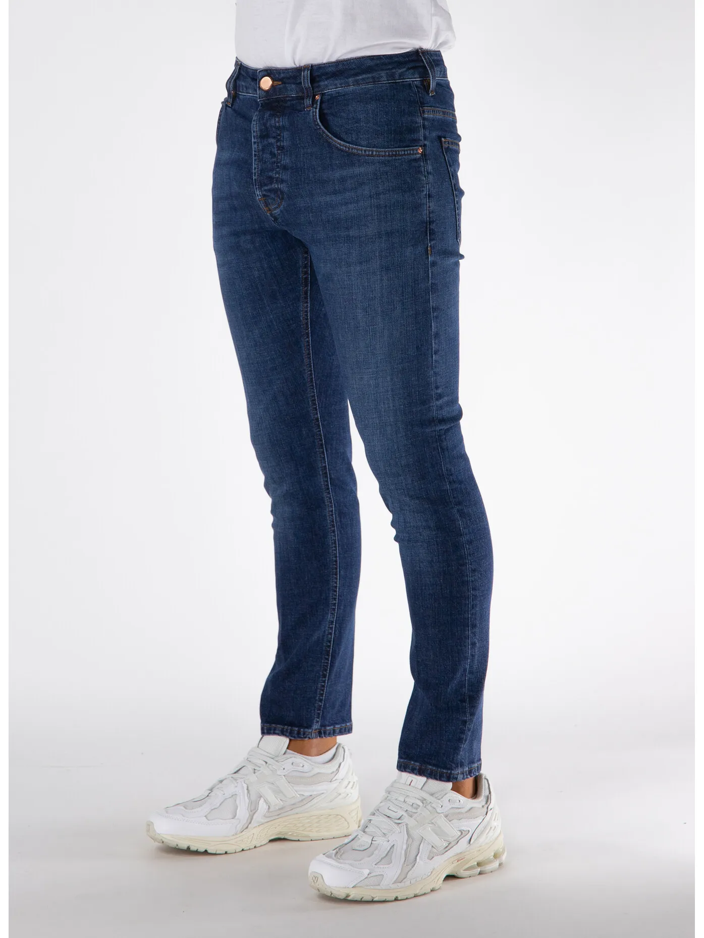     -DON THE FULLER    -JEANS YAREN-
