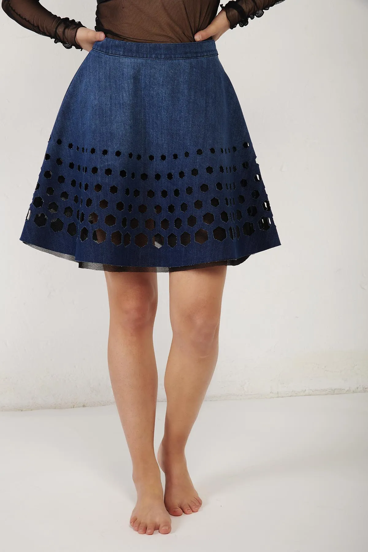 AVIU’ minigonna svasata in denim laserato