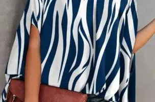 Blusa elegante ampia con stampa, blu scuro/bianco
