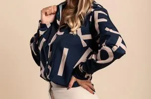 Blusa elegante con motivo lettere Medelina, blu