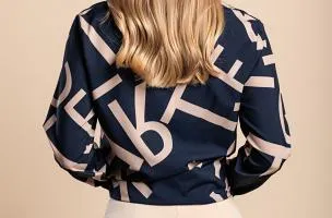 Blusa elegante con motivo lettere Medelina, blu
