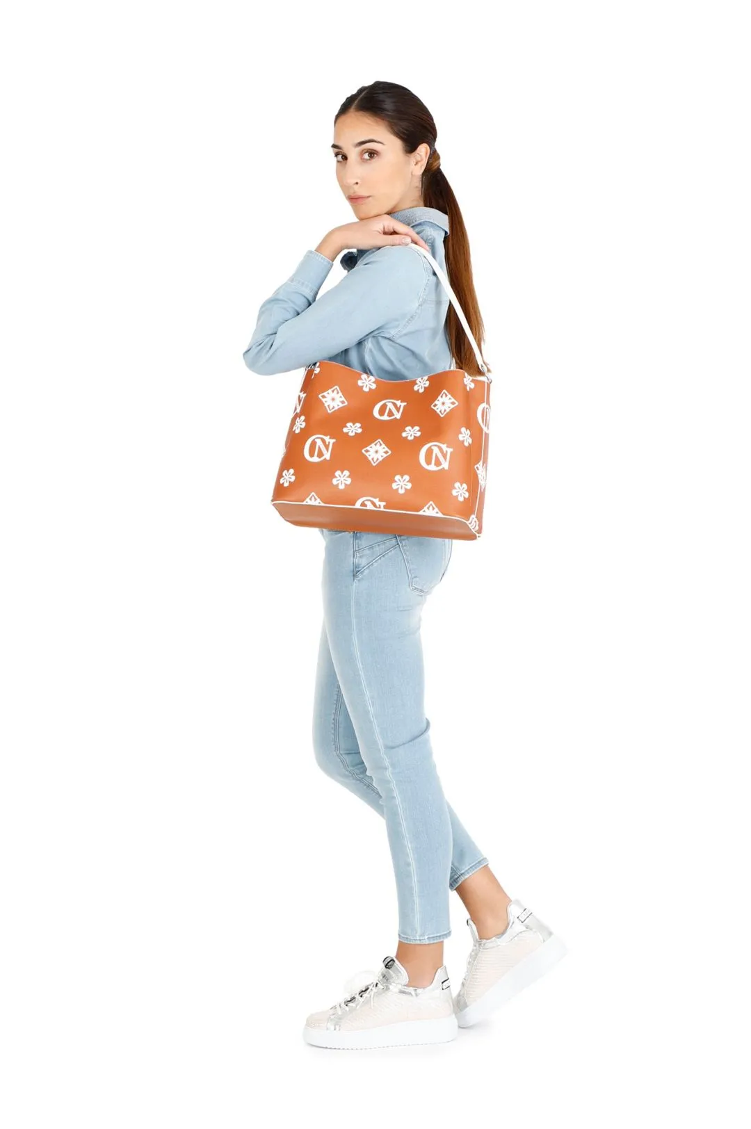 borsa a spalla in similpelle logata con stampa all over