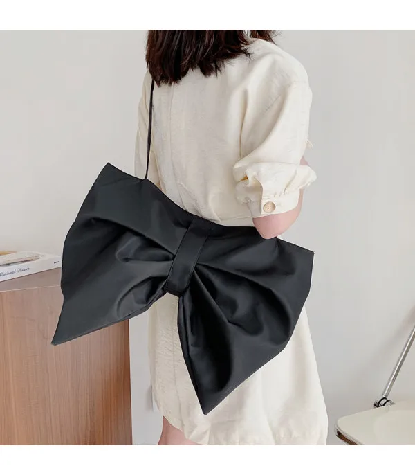Borsa tracolla fioccone