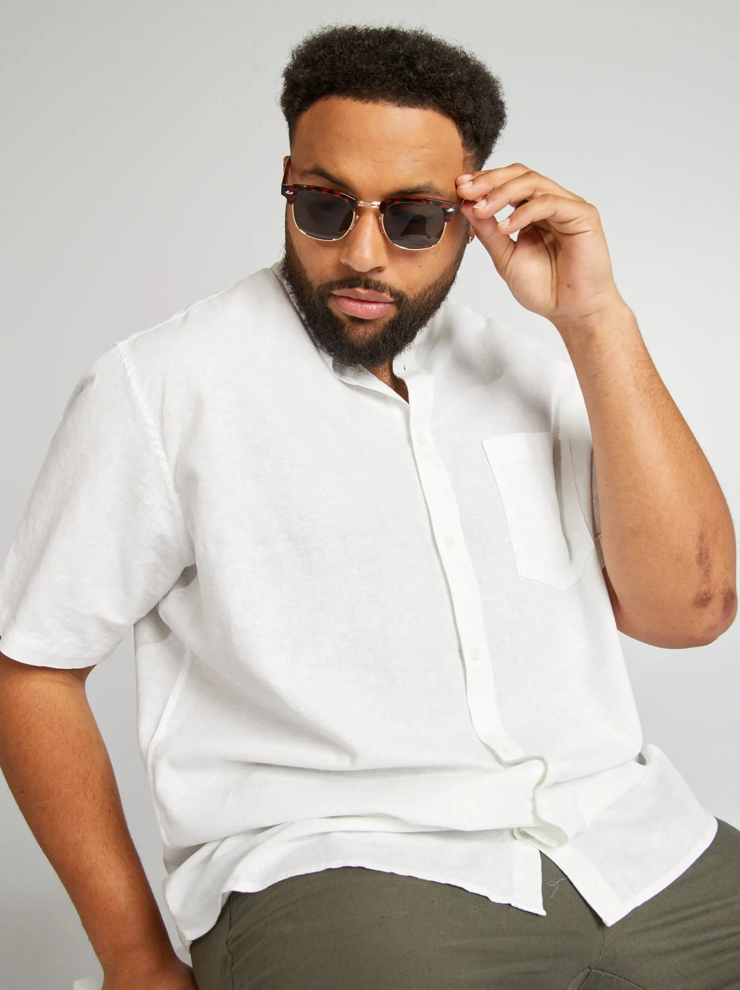 Camicia con collo alla coreana - bianco