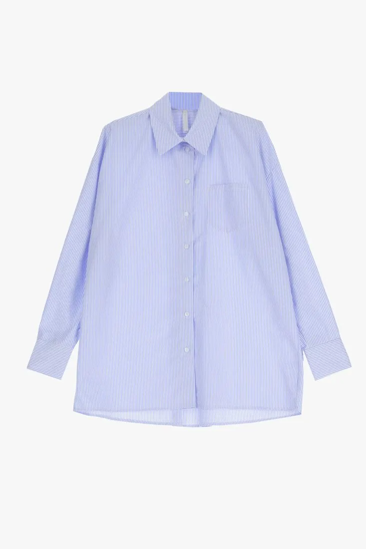 Camicia oversize rigata con colletto classico