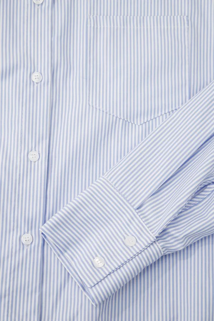 Camicia oversize rigata con colletto classico
