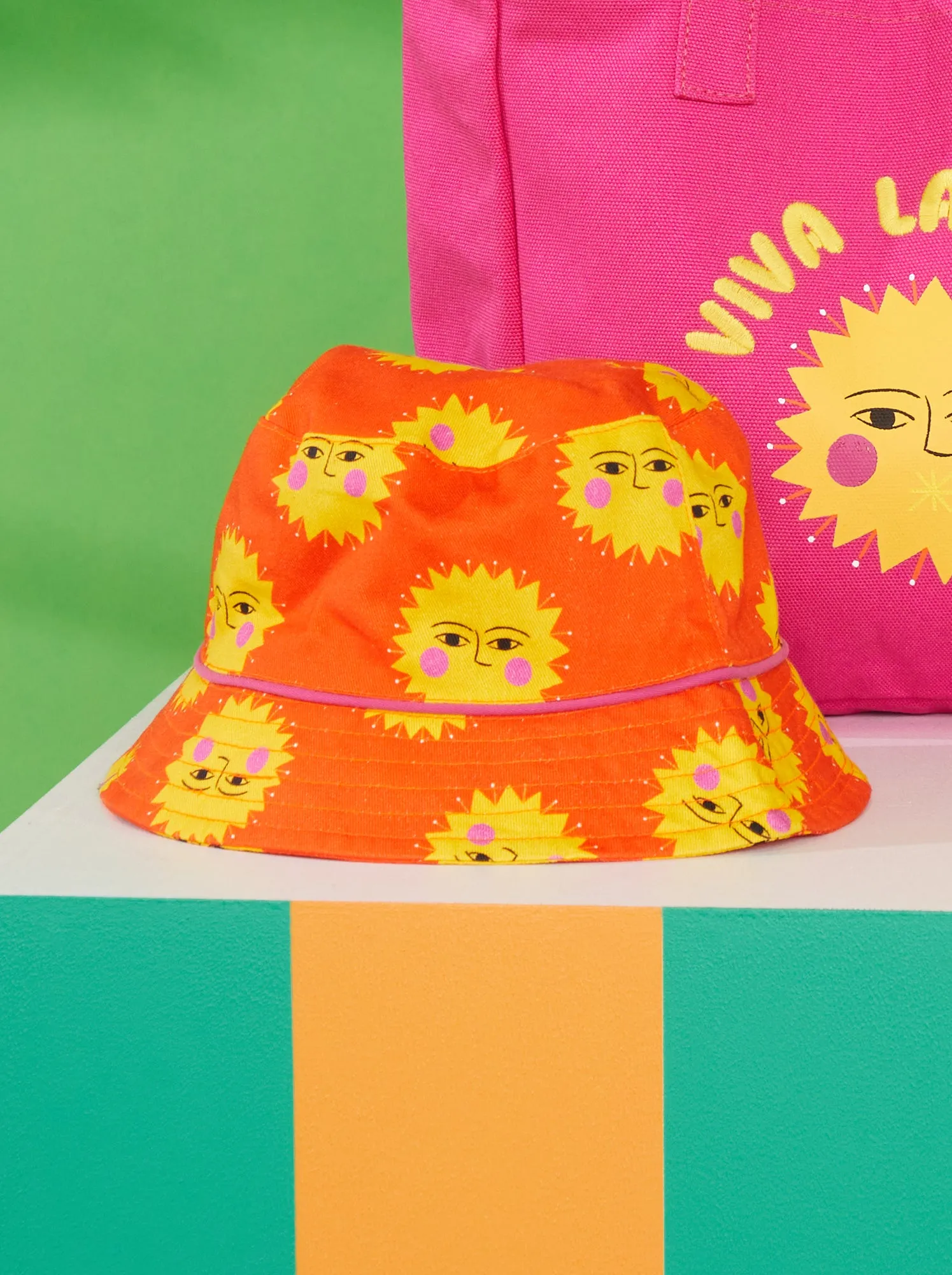 Cappellino bob con stampa a fiori - ROSA