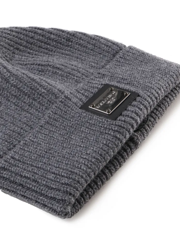 CAPPELLO IN CHASHMERE E LANA CON ETICHETTA