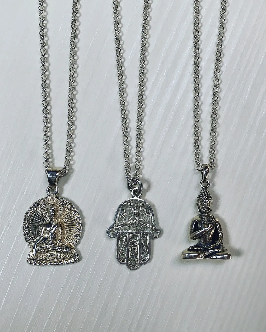 COLLANA CON CIONDOLO GRANDE
