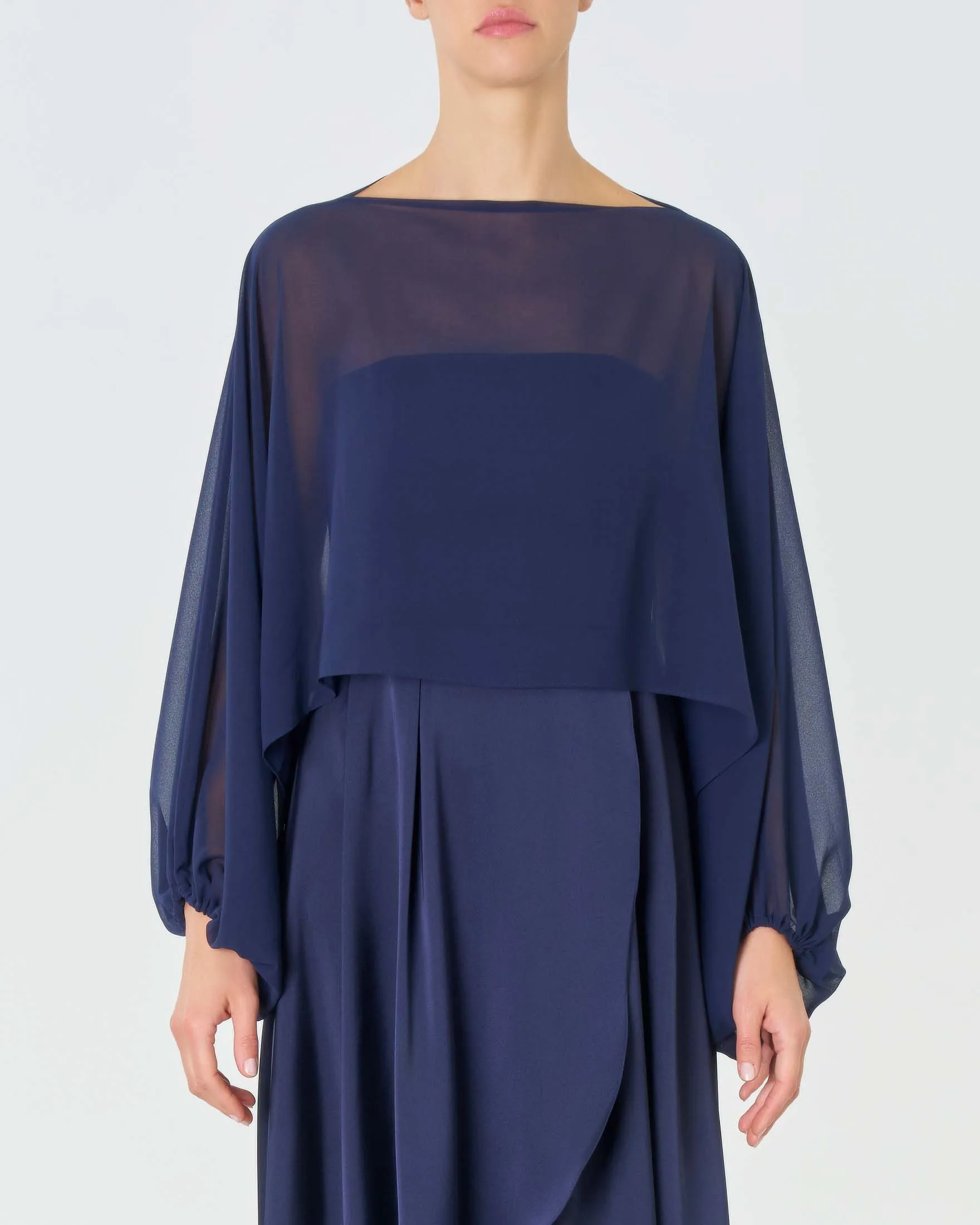 Coprispalle blu in georgette con scollo a barchetta e maniche con elastico