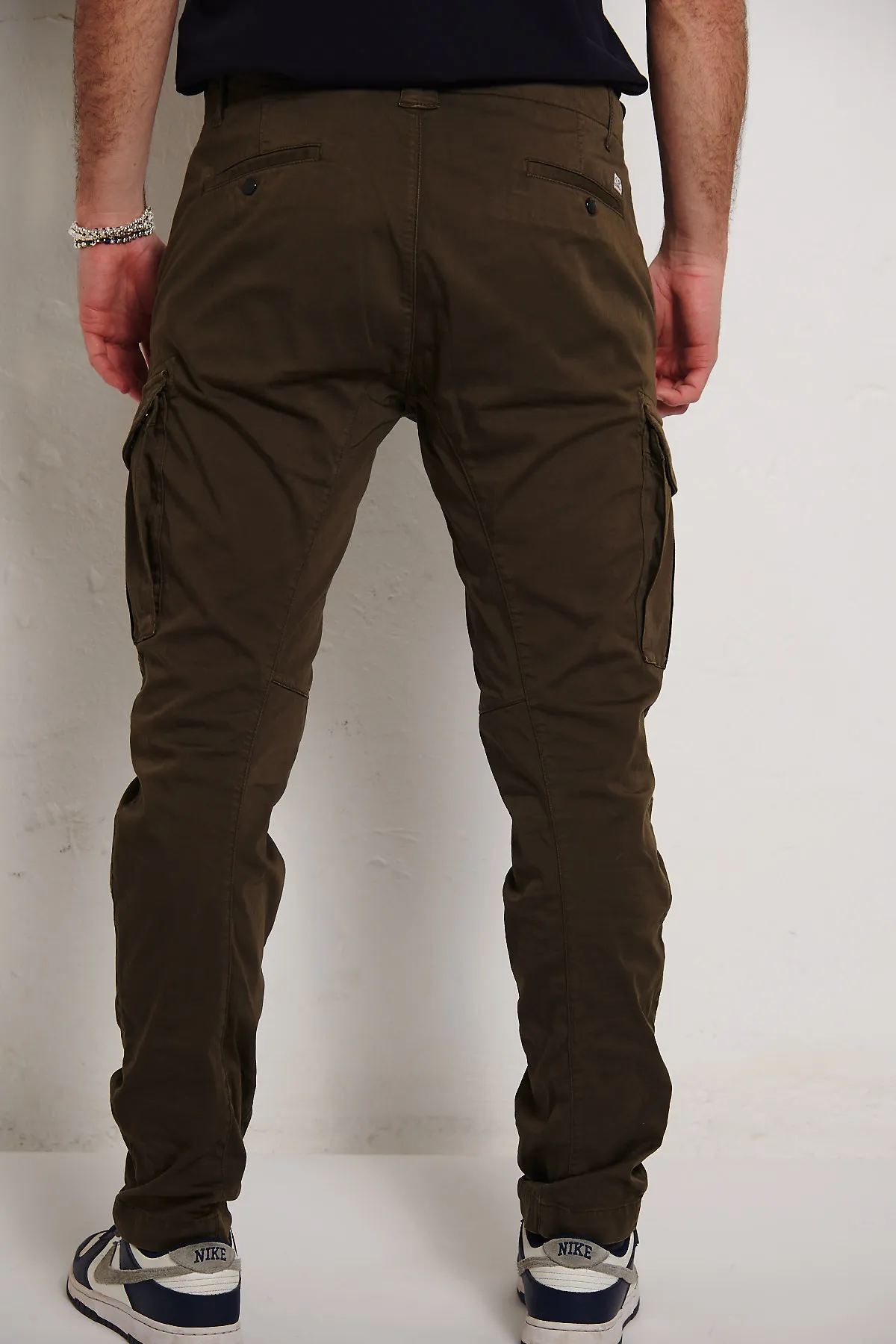 C.P. COMPANY Pantalone cargo Militare in satin stretch