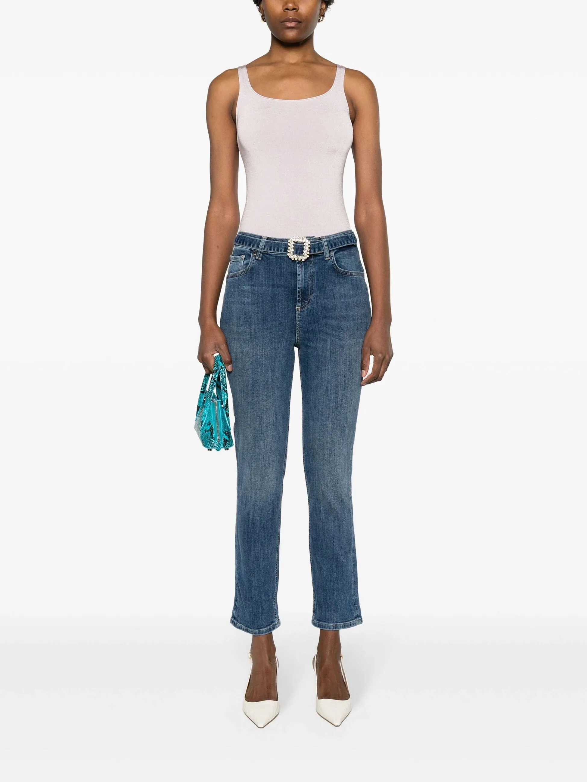 jeans straight con cinta strass