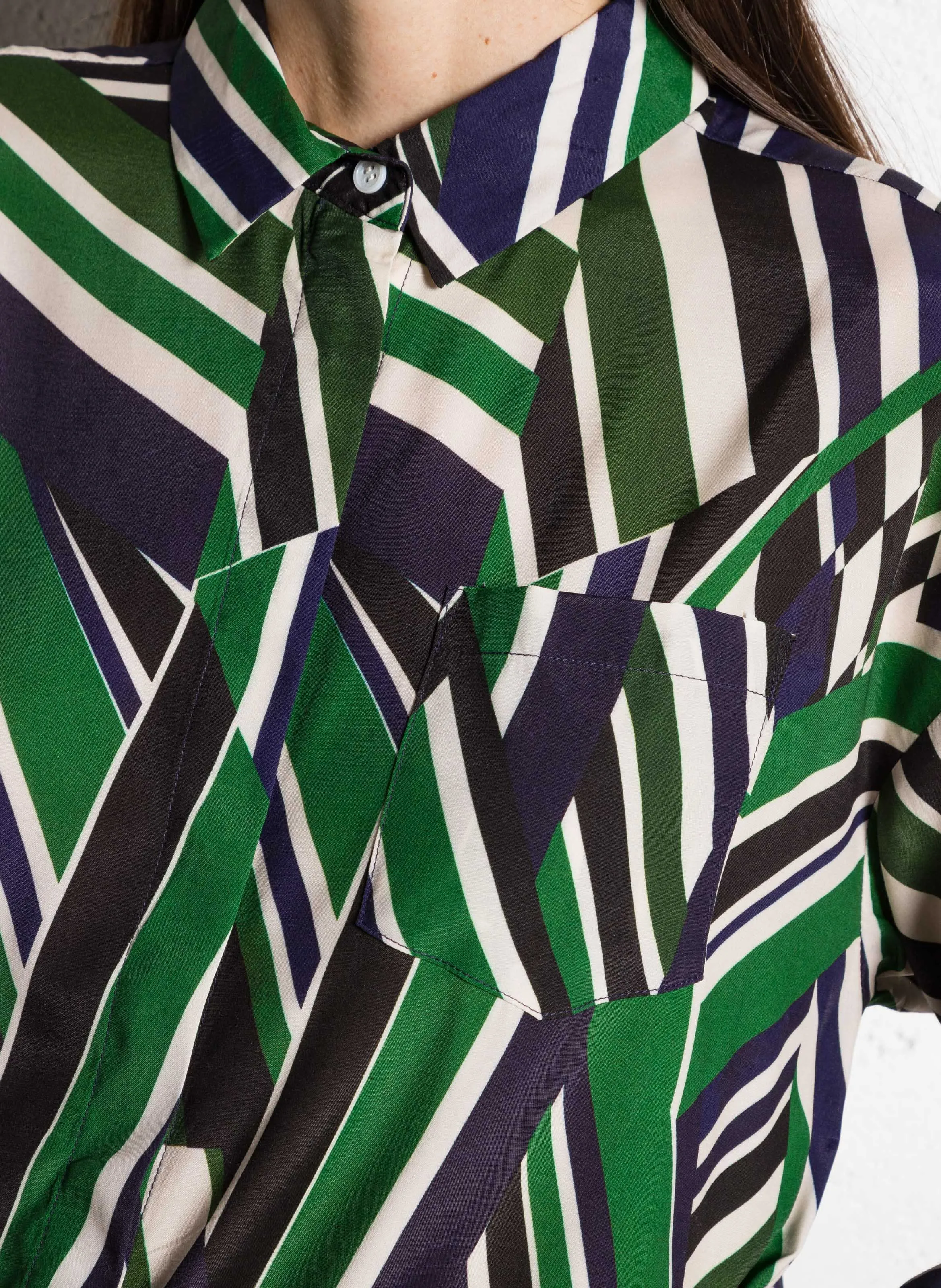  LA PETITE ETOILE   CHANICE - Camicia satinata ampia con motivo | Multicolore