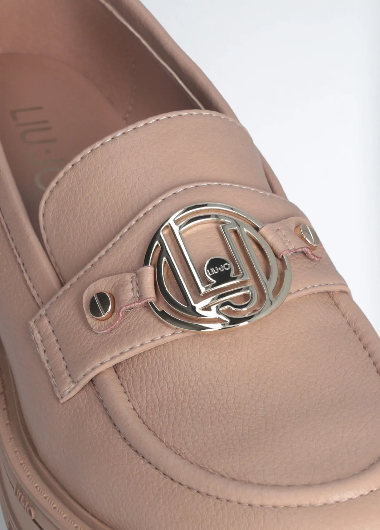 Mocassini beige con logo