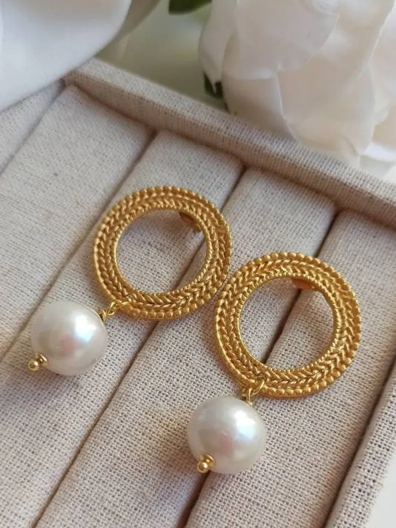 Orecchini a Cerchio con Perle Barocche