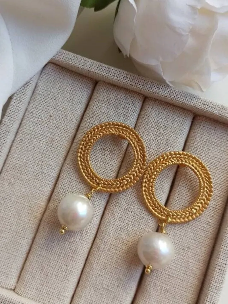 Orecchini a Cerchio con Perle Barocche