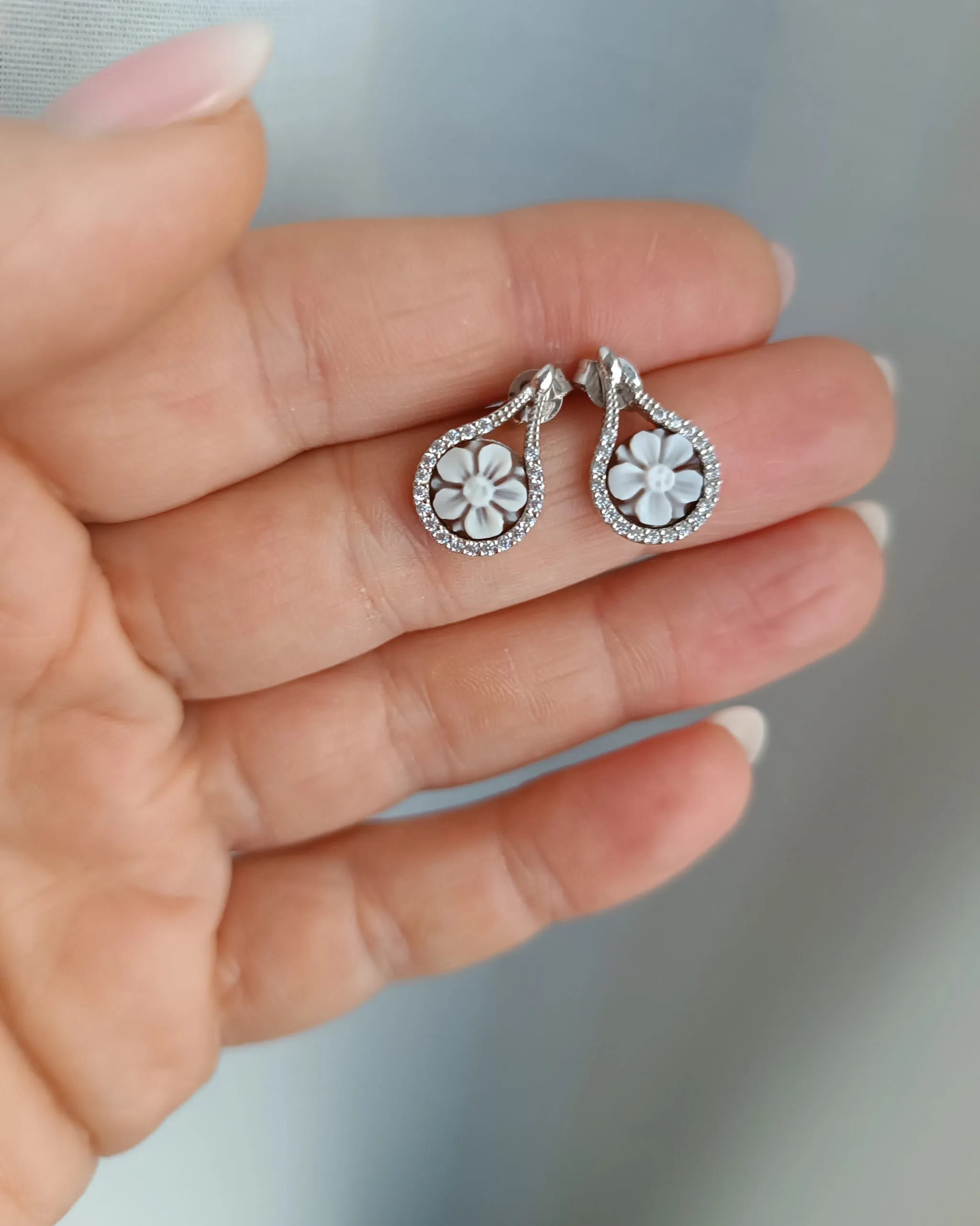Orecchini al Lobo in Argento 925 con Cammei Conchiglia