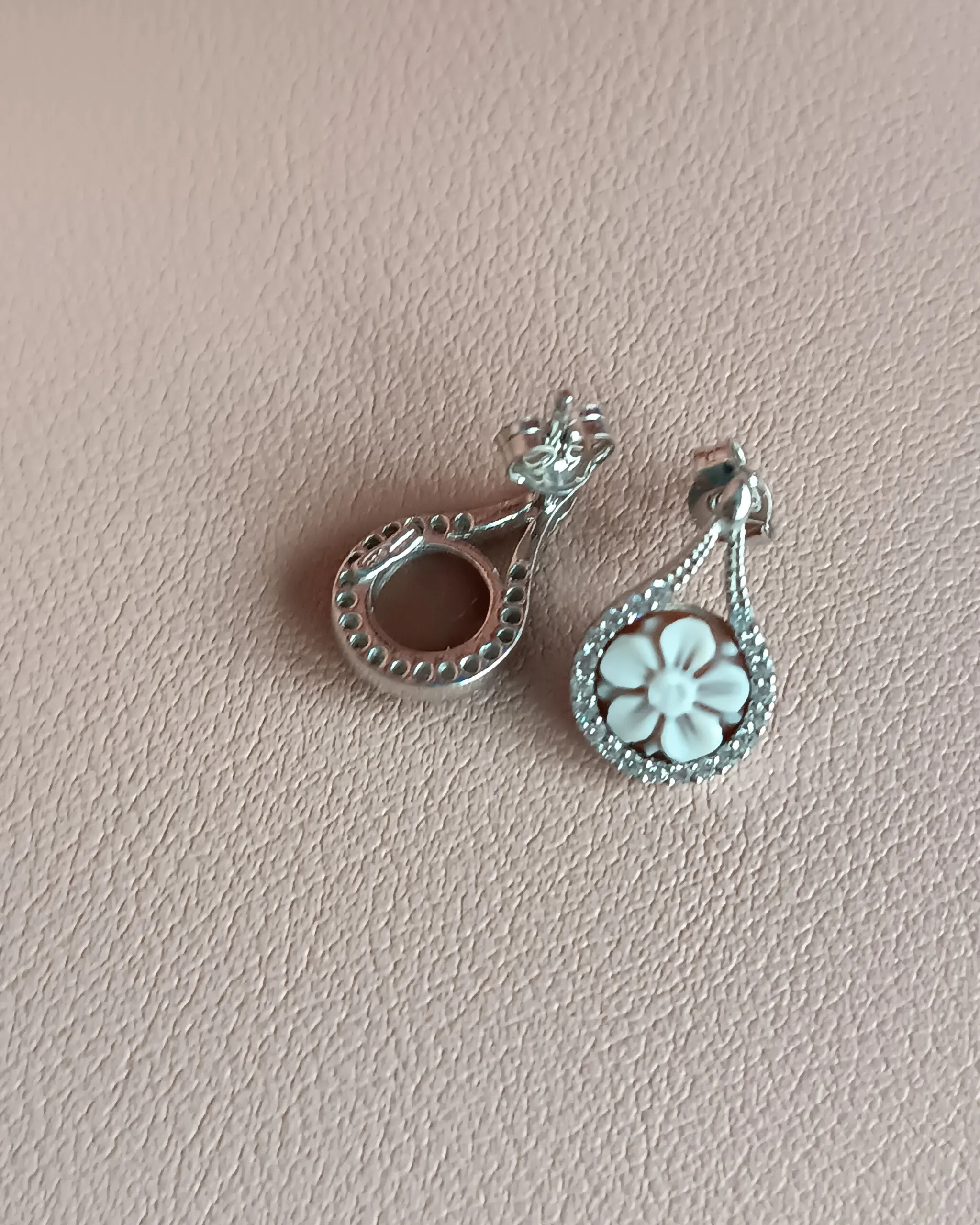 Orecchini al Lobo in Argento 925 con Cammei Conchiglia