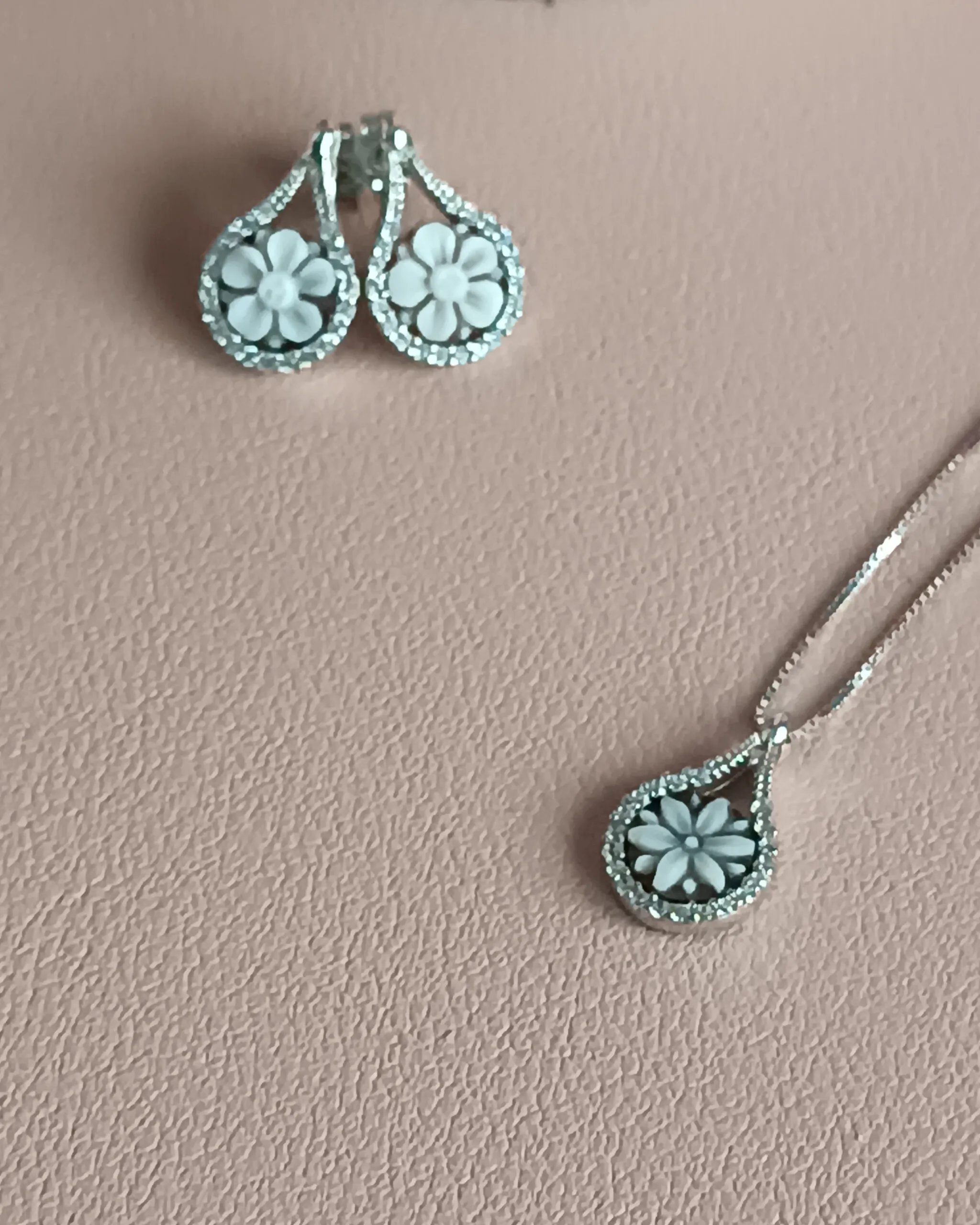 Orecchini al Lobo in Argento 925 con Cammei Conchiglia