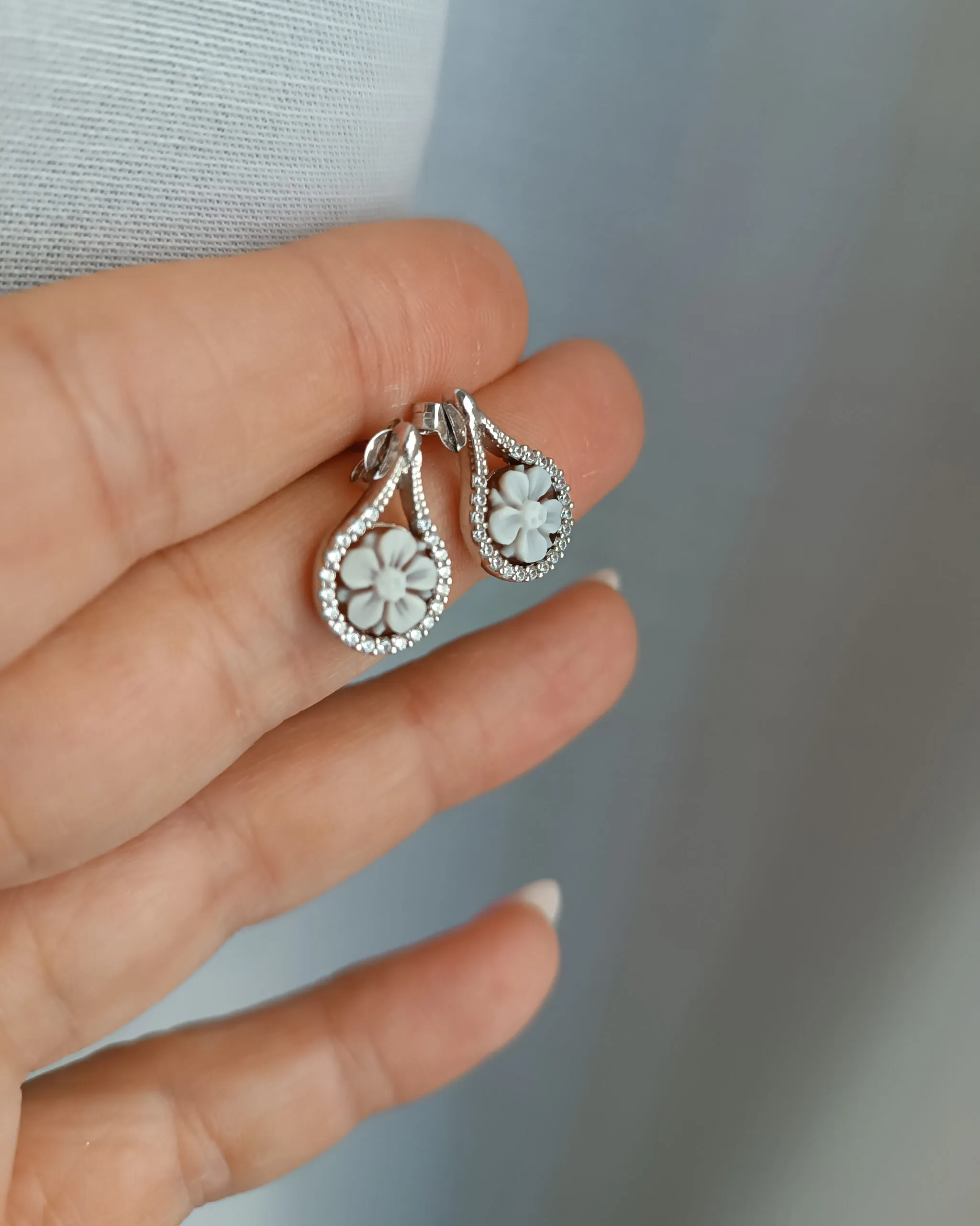 Orecchini al Lobo in Argento 925 con Cammei Conchiglia