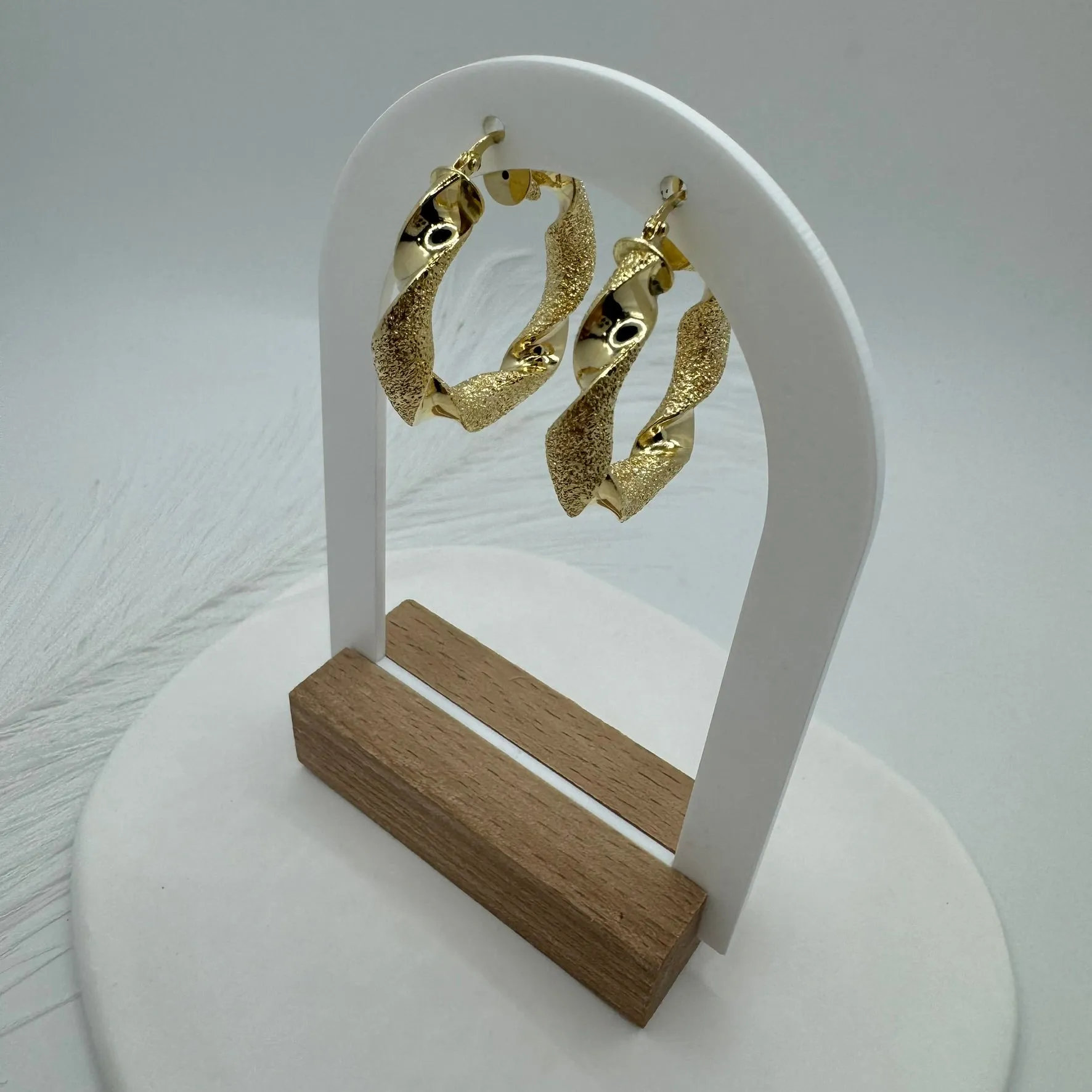 Orecchini cerchio torchon diamantato oro