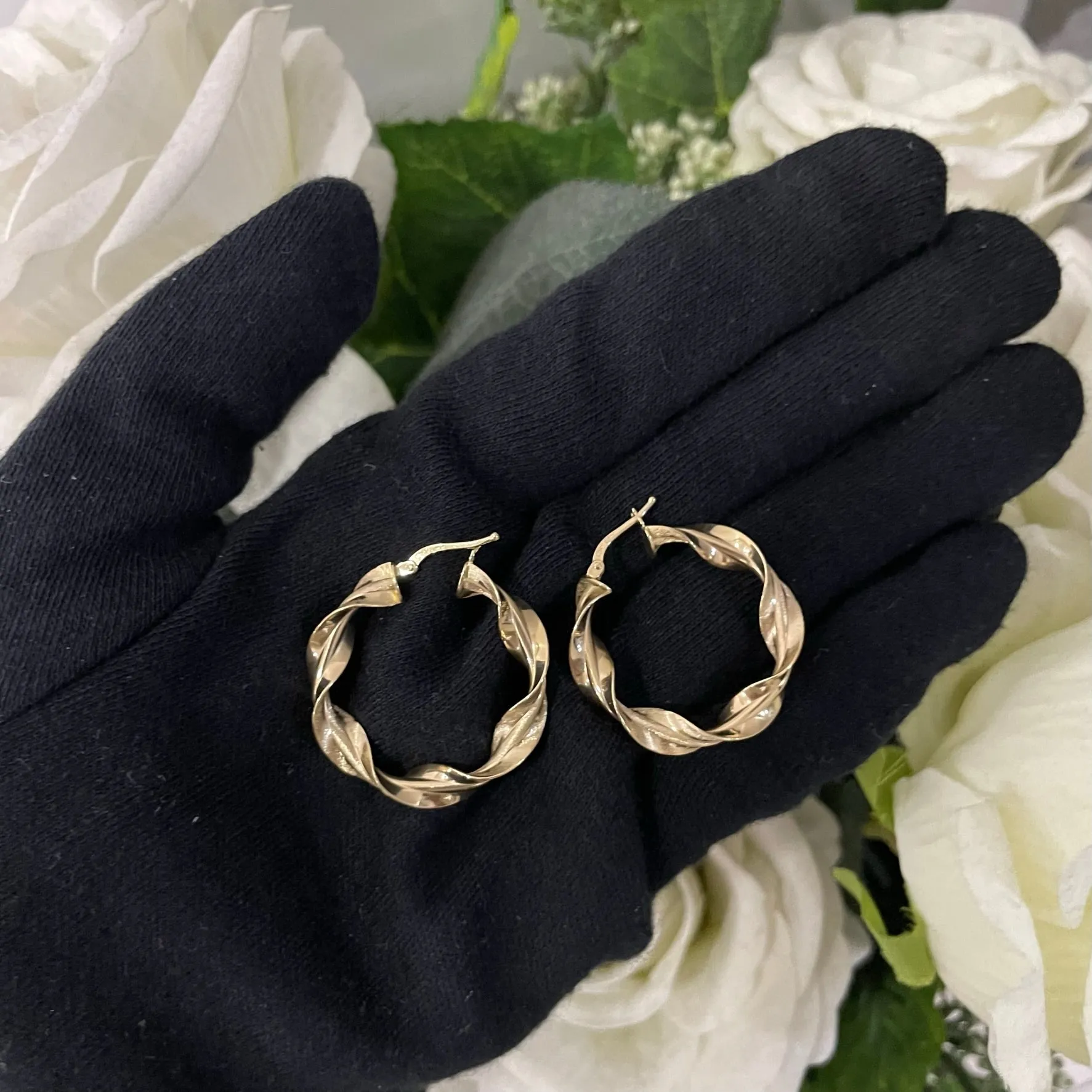 Orecchini cerchio torchon piatto oro