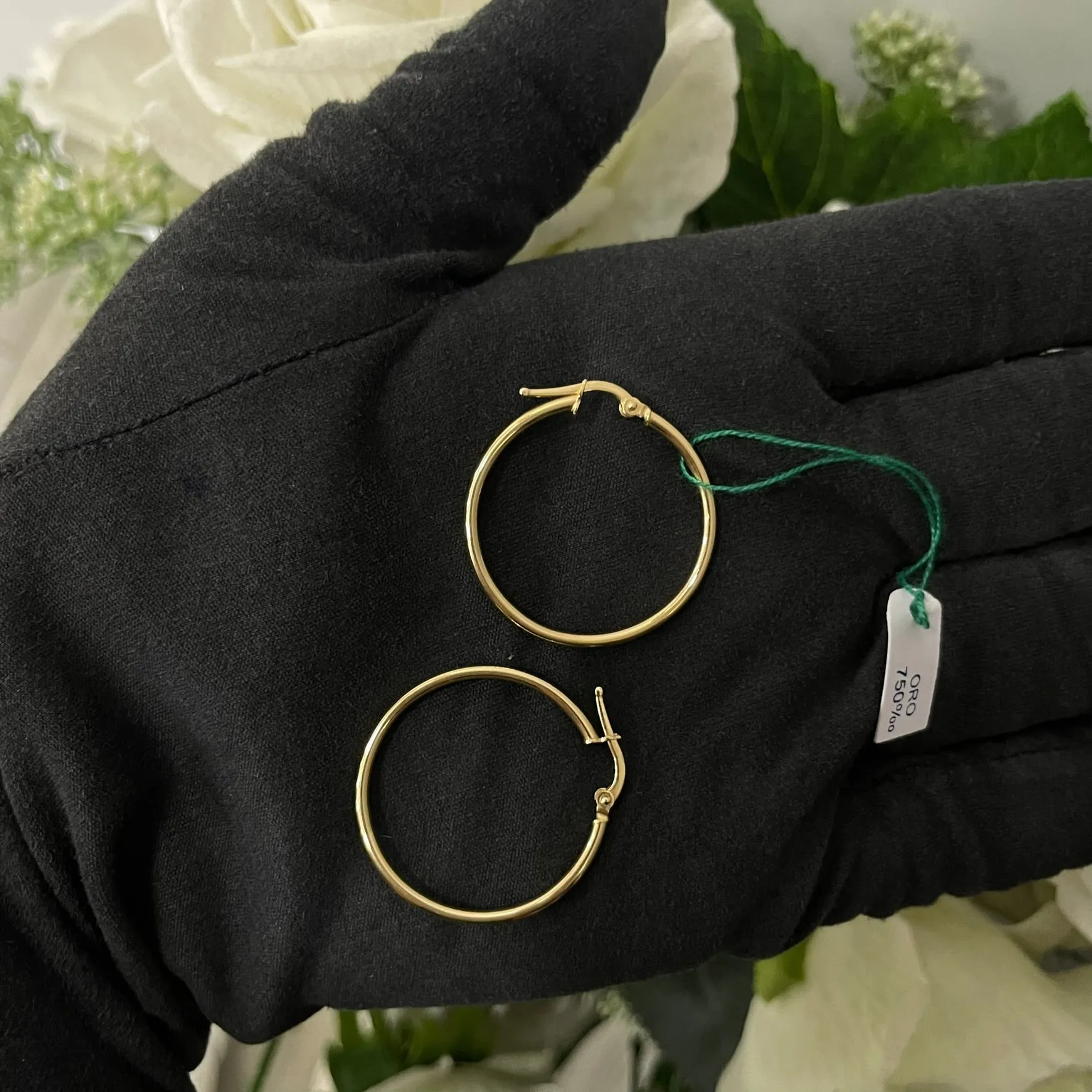 Orecchini cerchio tubolare oro