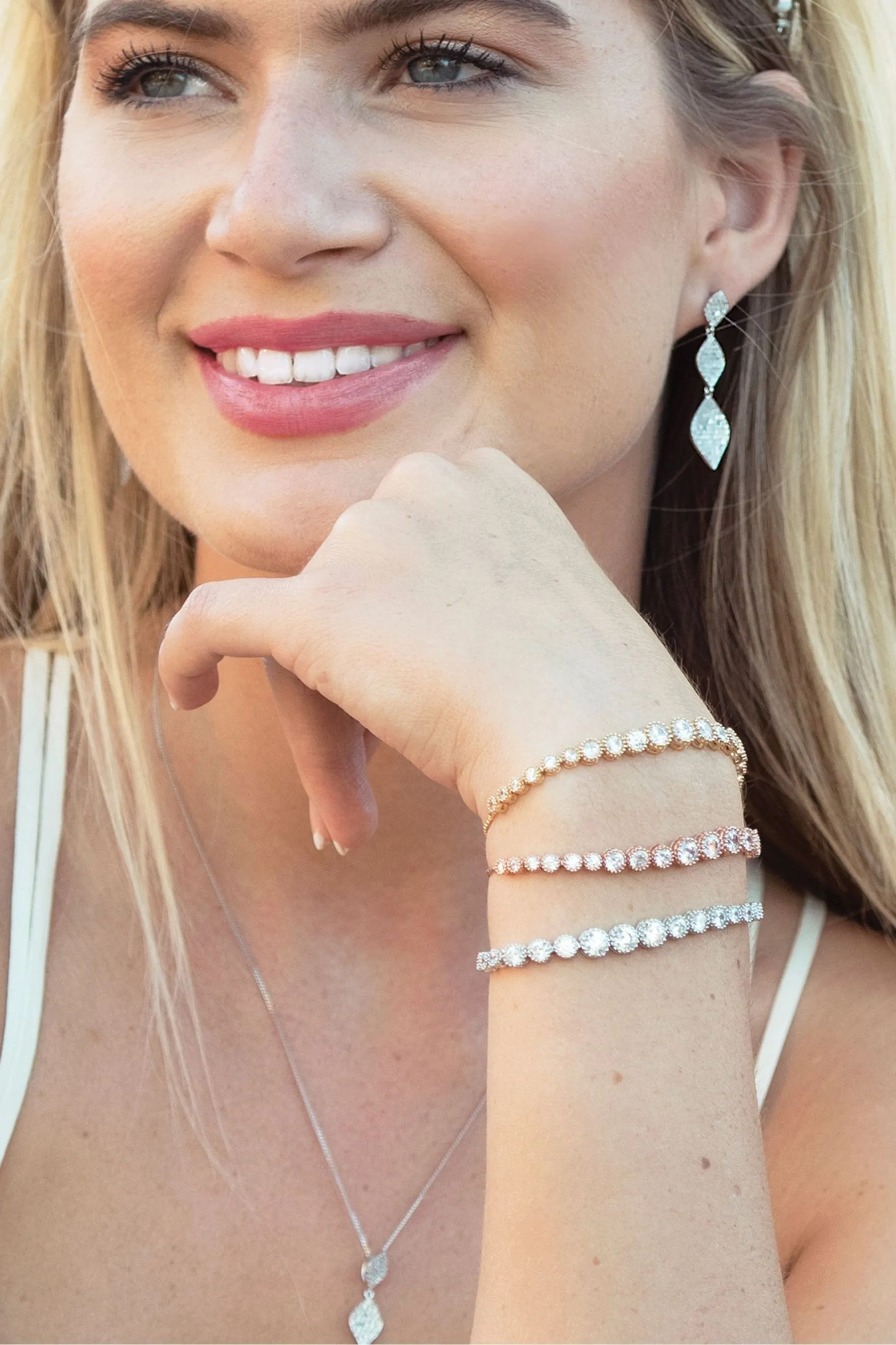 Orecchini Ivory & Co Rochelle Crystal Pave Triple Drop