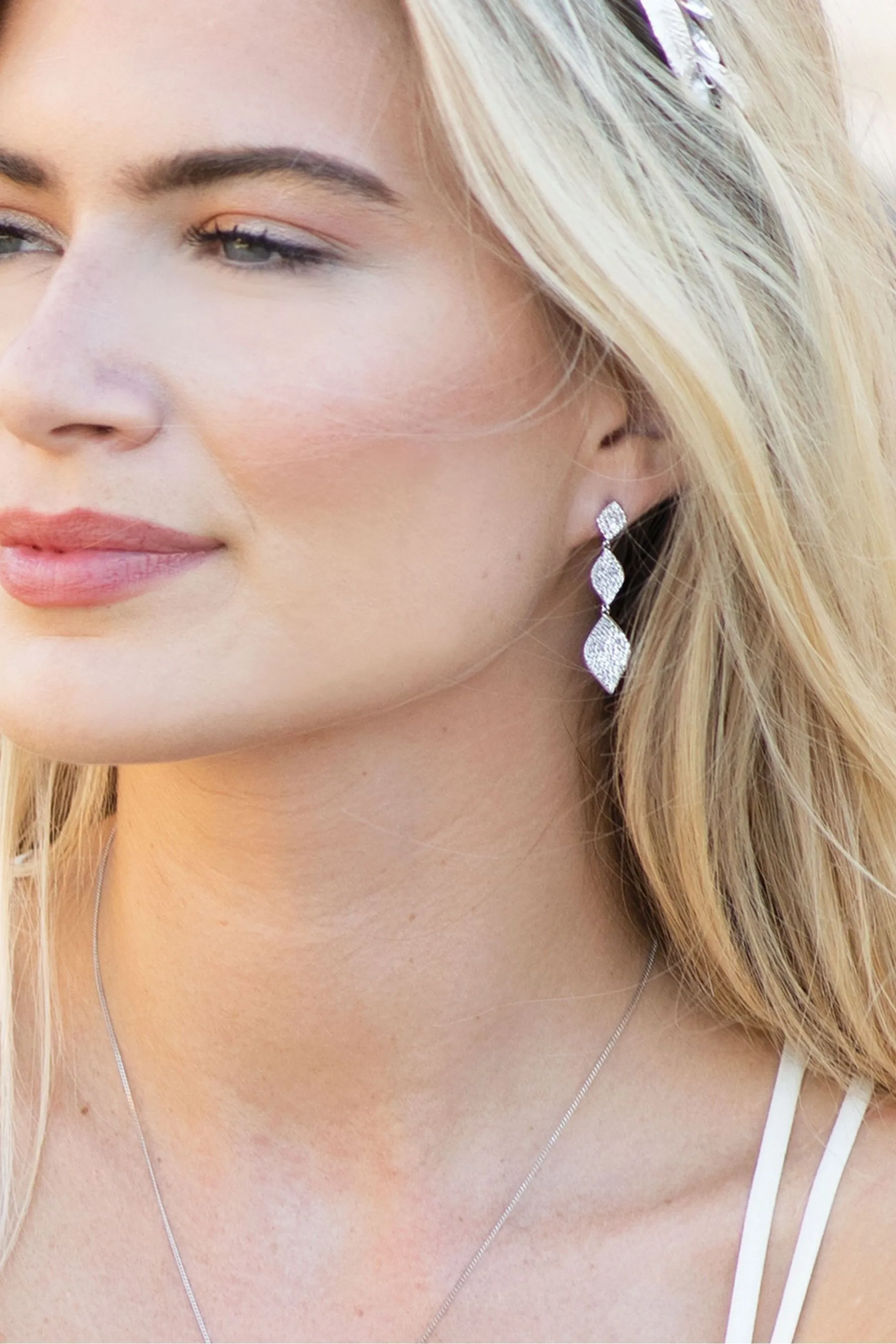 Orecchini Ivory & Co Rochelle Crystal Pave Triple Drop