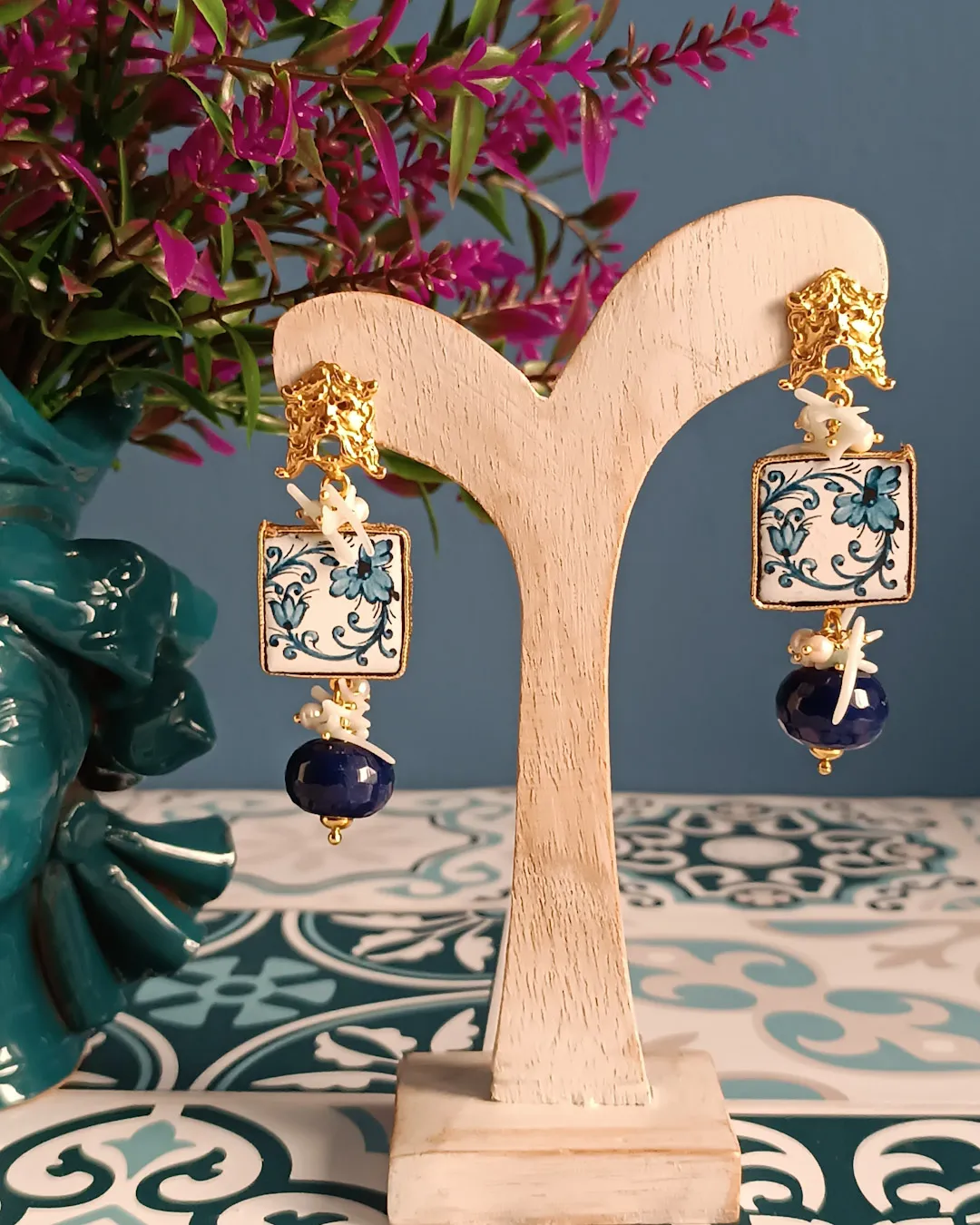 Orecchini Siciliani con Mattonelle in Ceramica di Caltagirone e Agata Blu