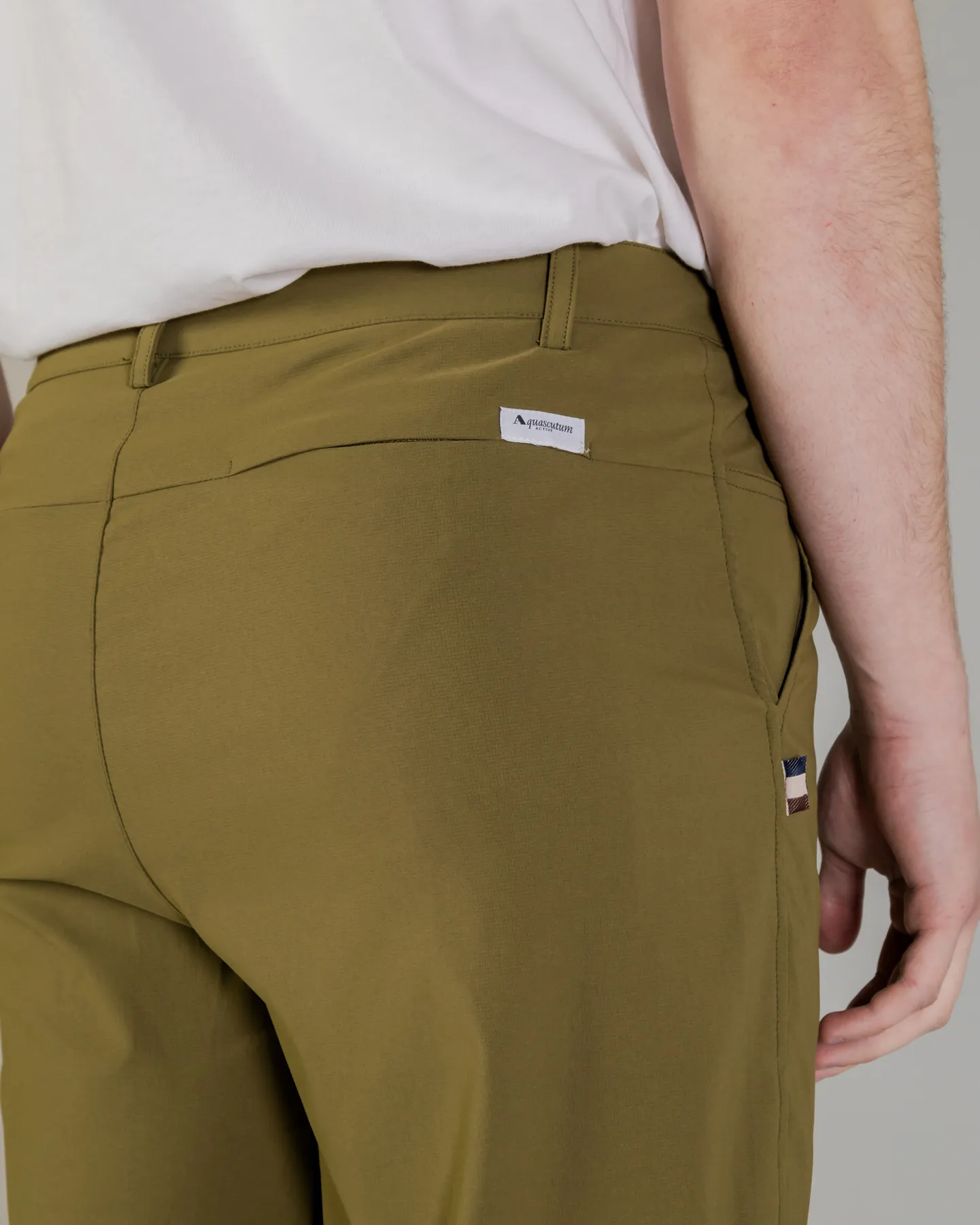 Pantaloni Aquascutum ACTIVE CHINO PANT Verde Oliva