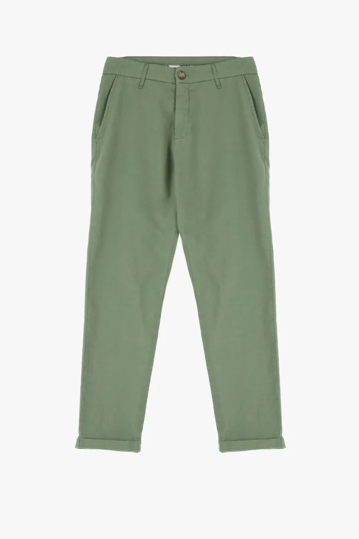 Pantaloni slim-fit con tasche verticali e orlo inferiore risvoltato