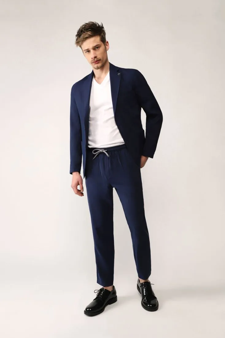 Pantaloni straight monocolour con coulisse e tasche verticali