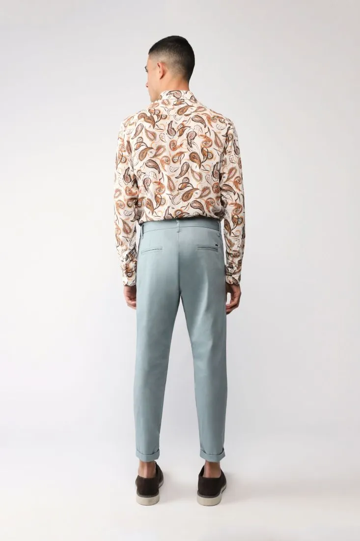 Pantaloni straight monocolour con orli risvoltati