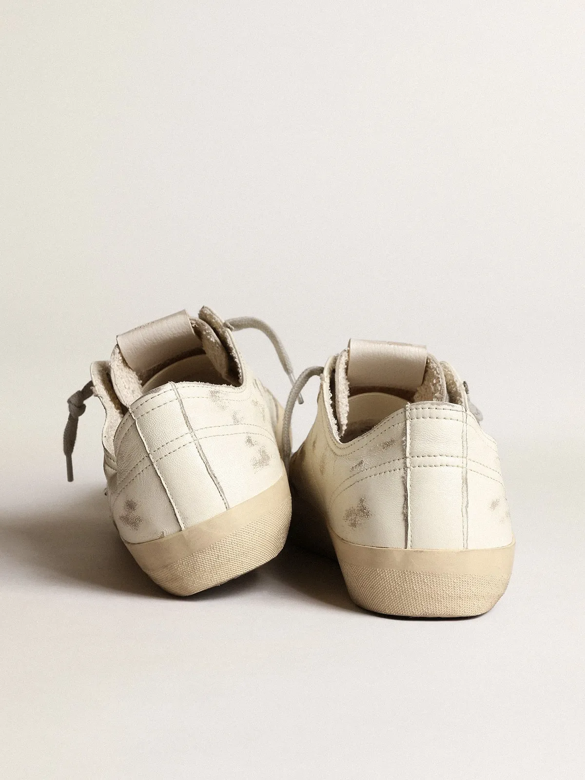 Sneaker V-Star in nappa bianco sporco con stella in nabuk nero