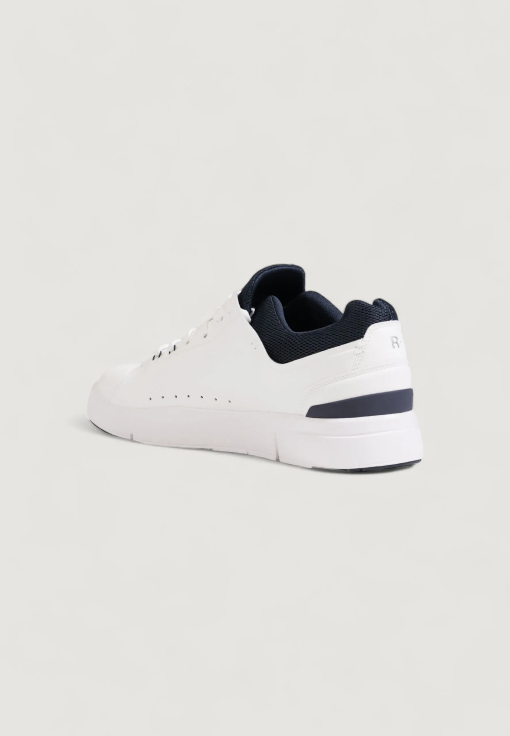 Sneakers On Running The Roger Advantage Black-White