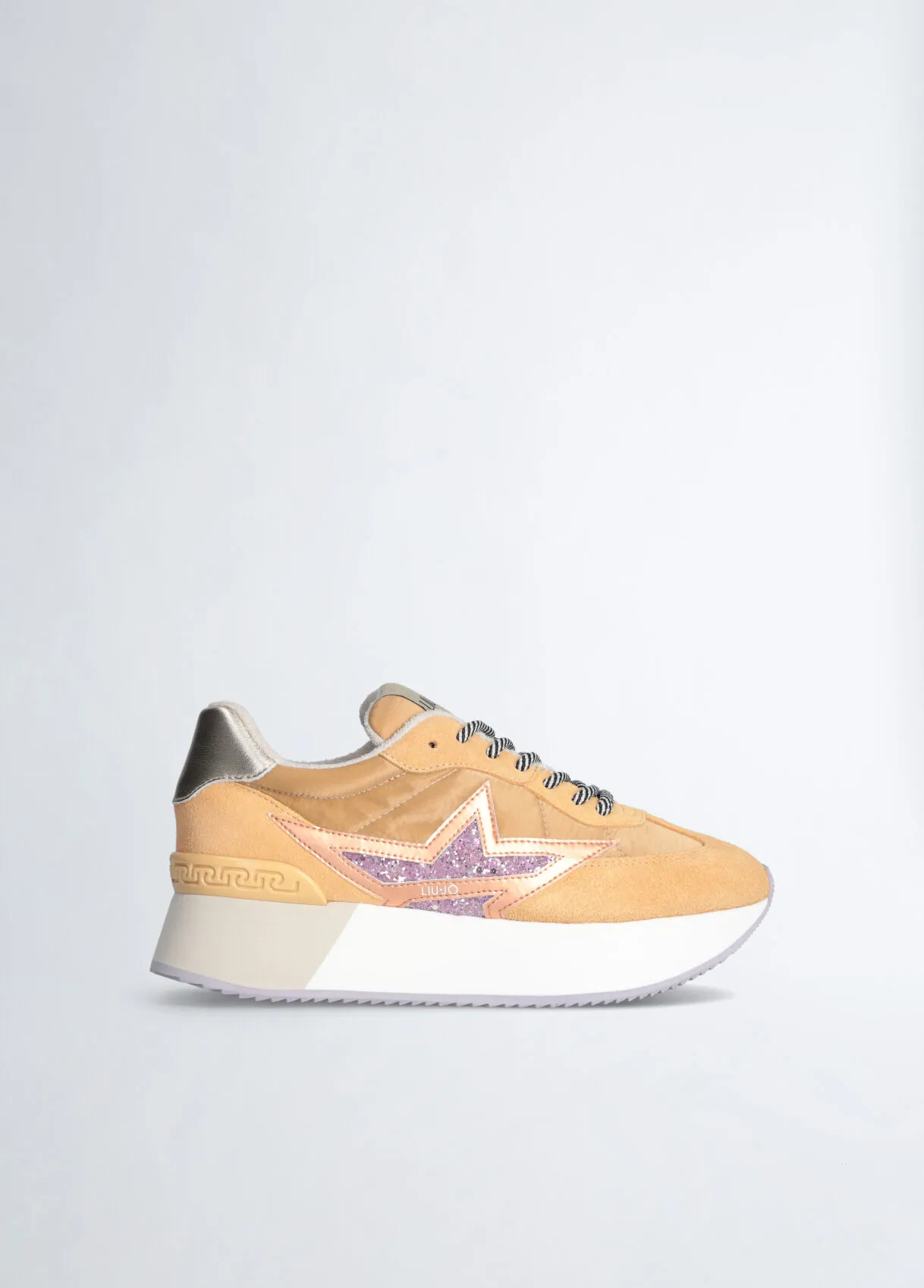 Sneakers platform