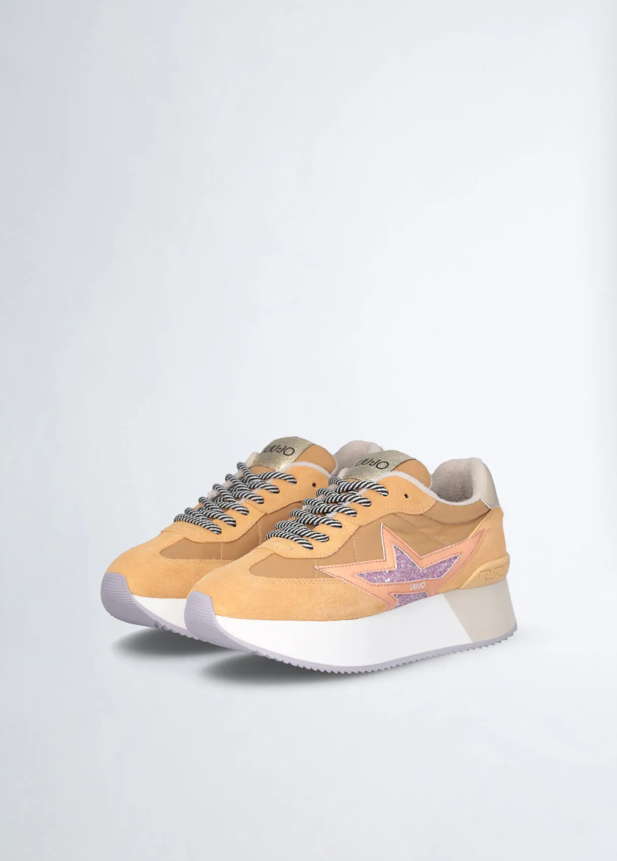 Sneakers platform
