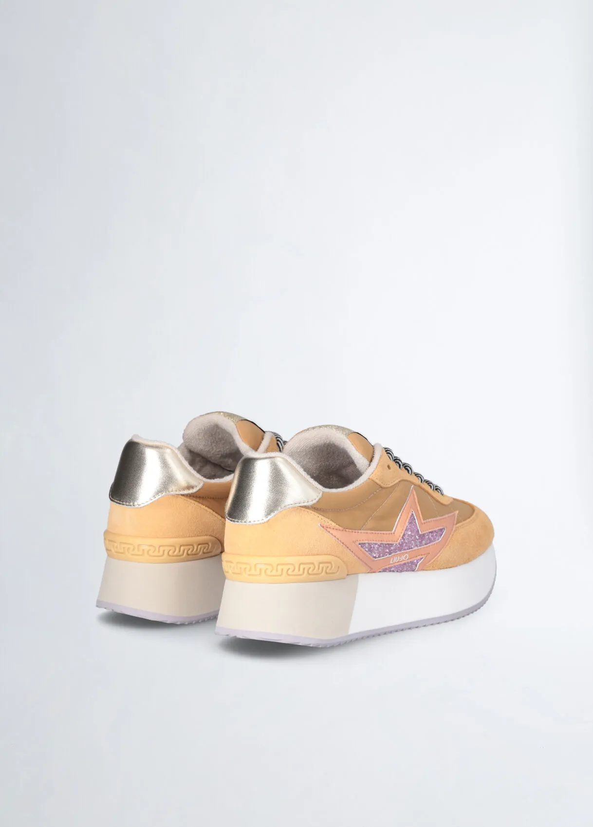 Sneakers platform