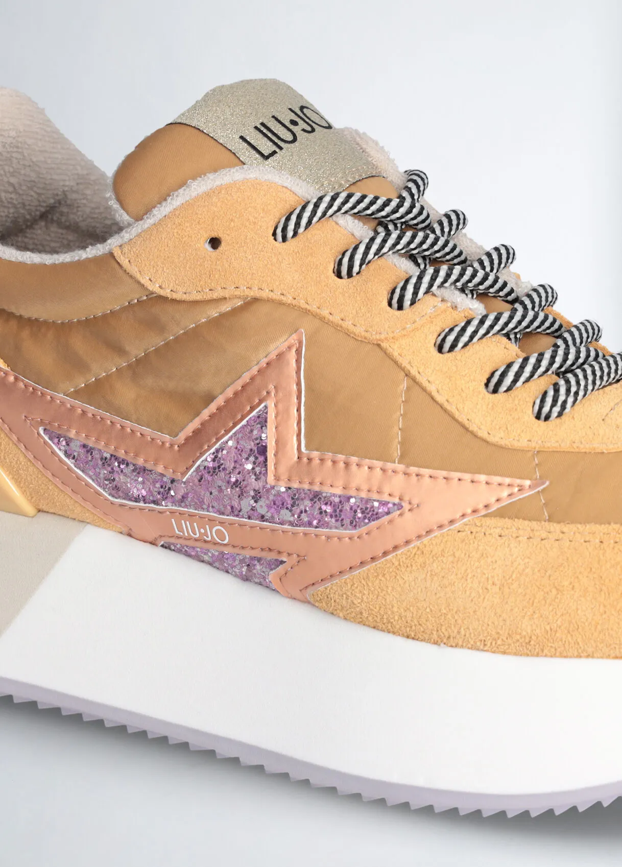 Sneakers platform