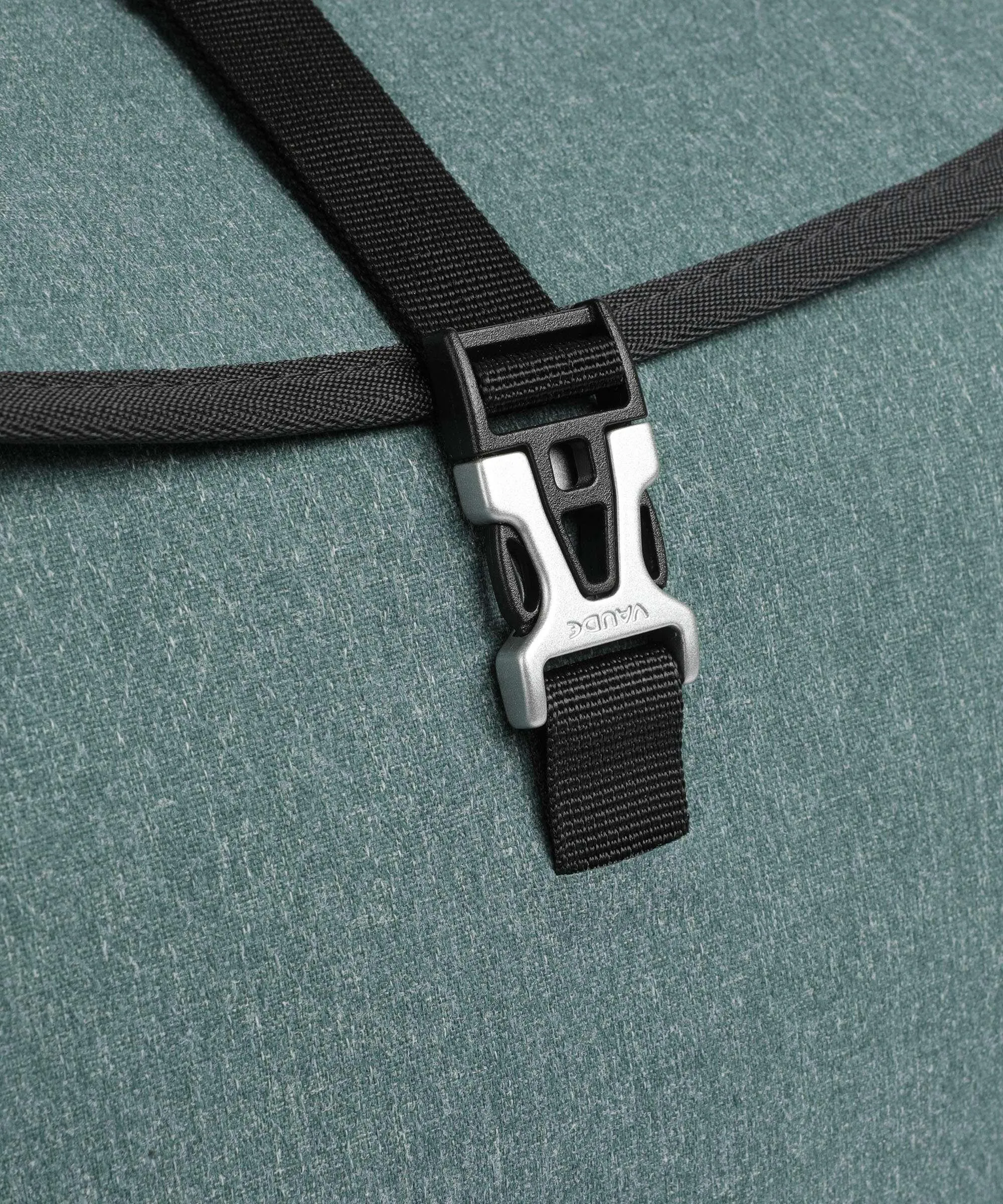  Vaude Clubride Urban 17 Zaino 13″ poliammide riciclato, poliestere riciclato verde blu  