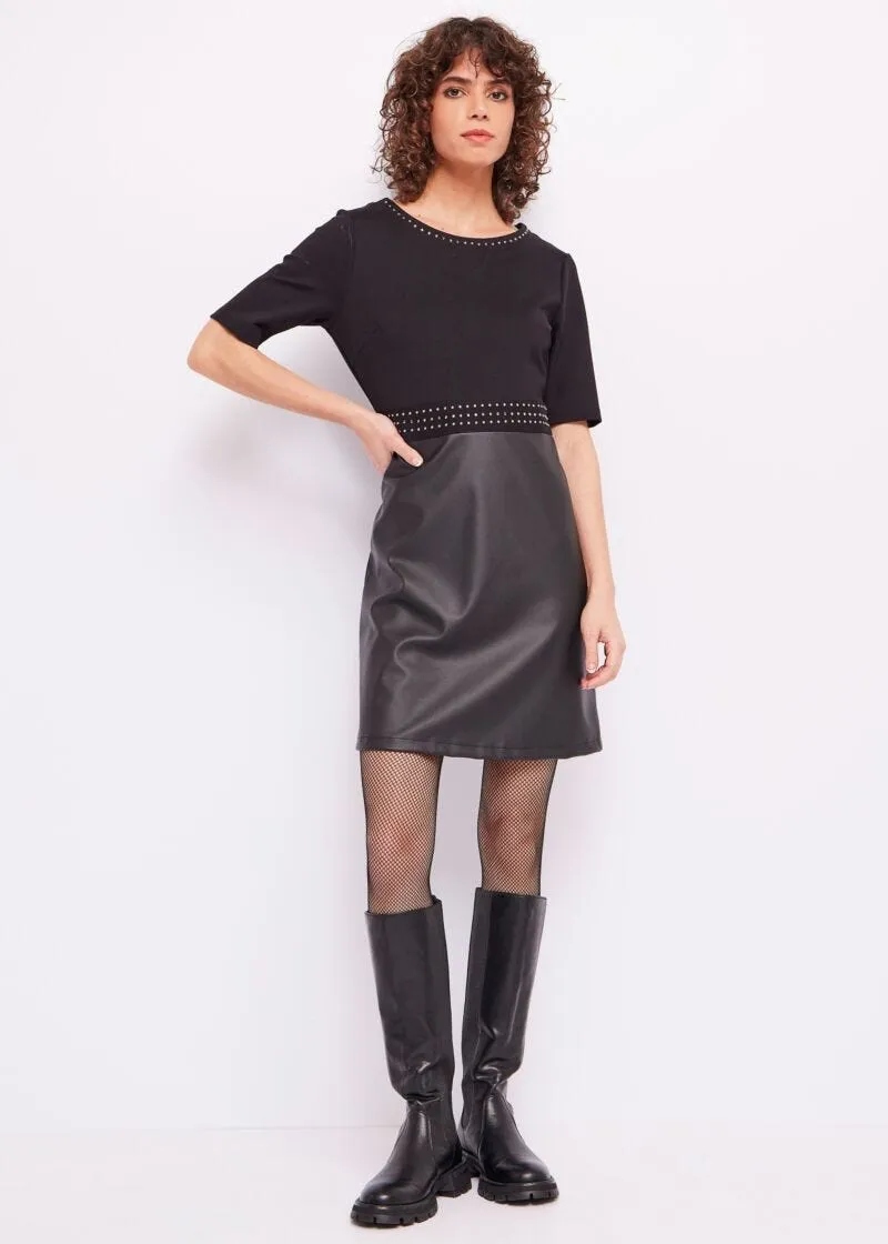 Vestito con borchie