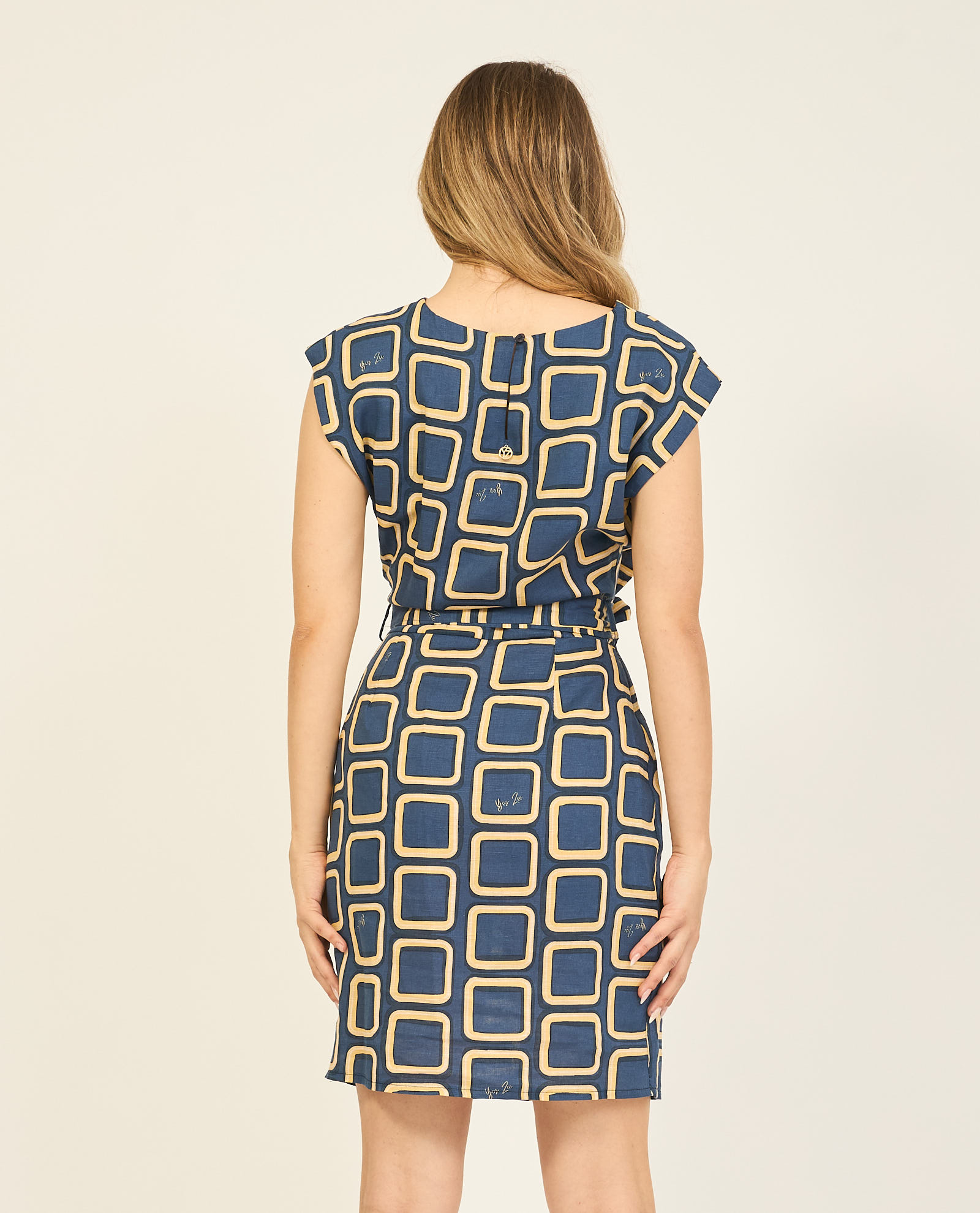 Vestito corto Yes Zee con cintura e stampa fantasia