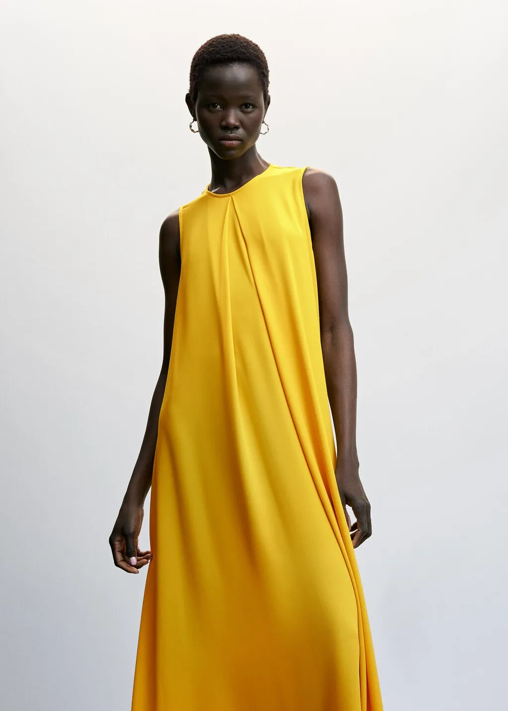 Vestito dettaglio apertura