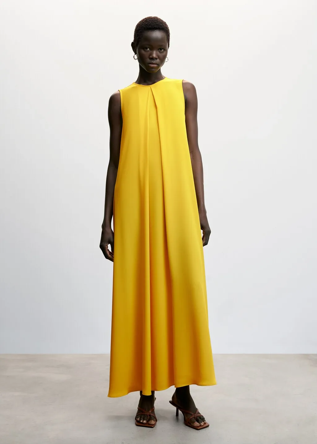 Vestito dettaglio apertura