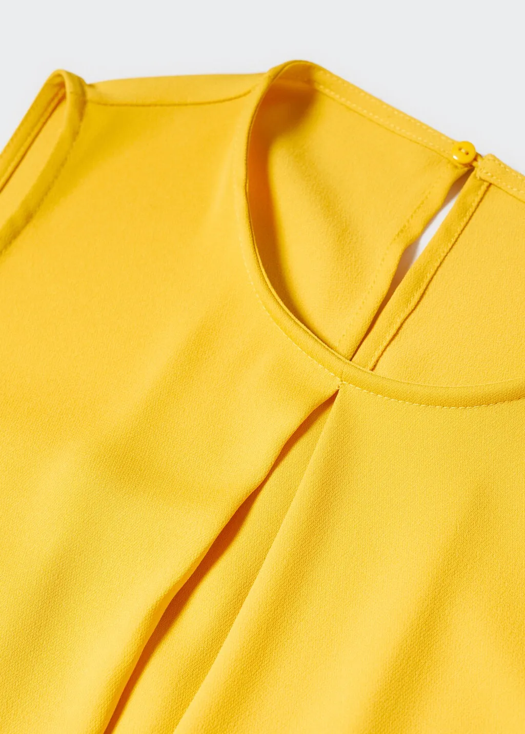 Vestito dettaglio apertura