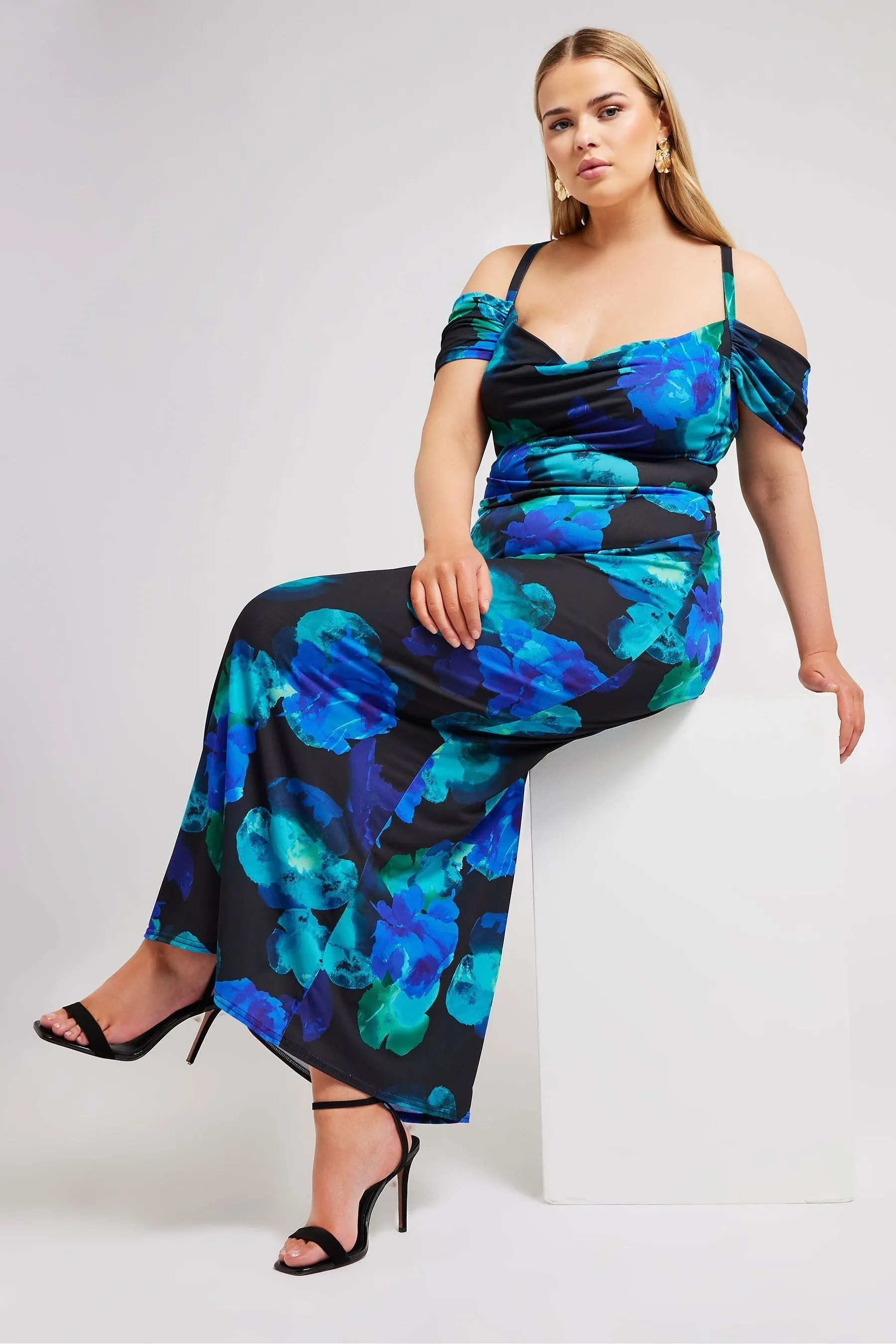 Yours Curve London - Abito con spalle scoperte